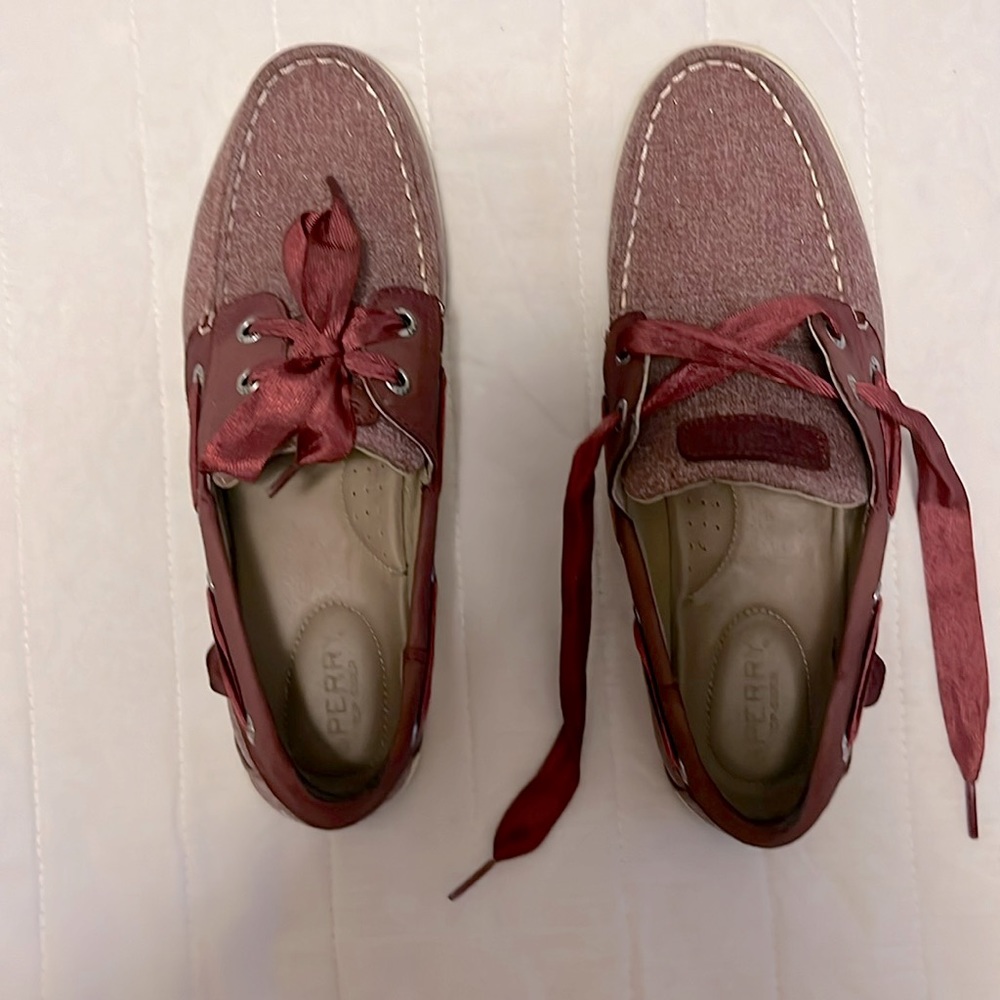 SPERRYS DRESSY STYL , lace up, canvas, size 8 & 1/2